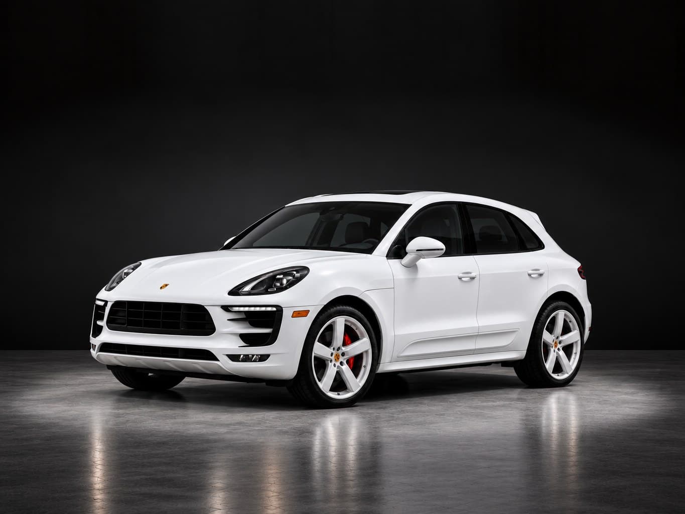 2018 Porsche Macan Turbo / Performance pack